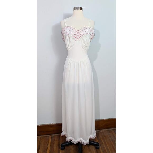 Vanity Fair Mary Poppins 60s Nightgown - Picture 2 of 8